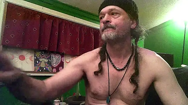 HippieDad333 online show from April 9, 2026, 4:58 am