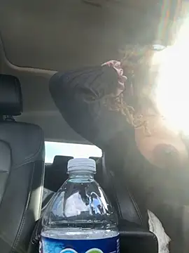 Snapshot of lilmisssunshine_ chatting on October 8, 2025, 8:31 pm lilmisssunshine online show from October 8, 2025, 8:31 pm