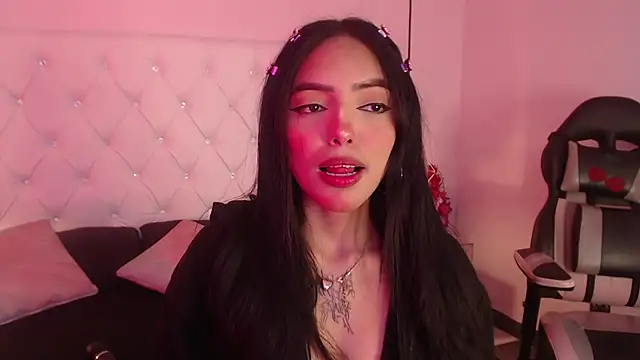 Snapshot of Liv20_ chatting on February 23, 2026, 7:25 pm Liv20 online show from February 23, 2026, 7:25 pm