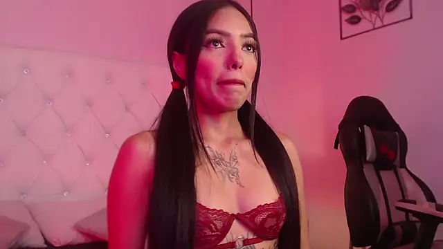 Snapshot of Liv20_ chatting on February 3, 2026, 8:14 pm Liv20 online show from February 3, 2026, 8:14 pm