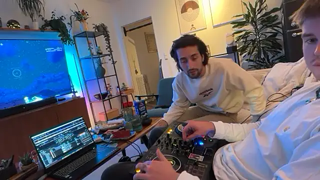 Passion-Frucht online show from September 28, 2025, 3:24 am