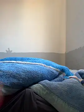 herinhos38 online show from September 24, 2025, 9:27 am