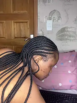 Snapshot of Bellabootie chatting on May 10, 2026, 7:34 am Bellabootie online show from May 10, 2026, 7:34 am