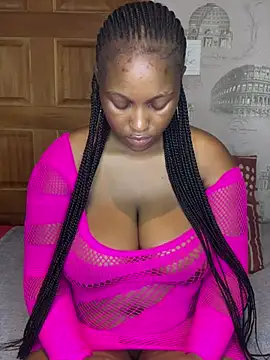 Snapshot of Bellabootie chatting on April 10, 2026, 8:27 pm Bellabootie online show from April 10, 2026, 8:27 pm