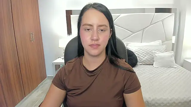 Natasha Kiim  online show from May 10, 2026, 6:17 am