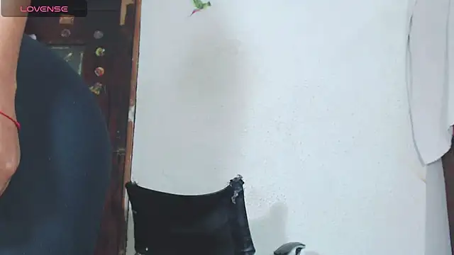 Snapshot of x_miila_x chatting on October 30, 2025, 9:22 pm x miila x online show from October 30, 2025, 9:22 pm