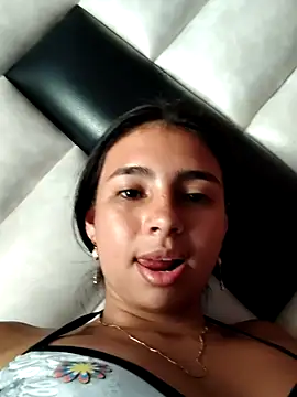 NileveSantanna online show from March 19, 2026, 9:04 pm