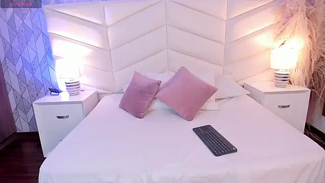 Snapshot of Charlotte_hall_ chatting on September 24, 2025, 3:46 am Charlotte hall online show from September 24, 2025, 3:46 am