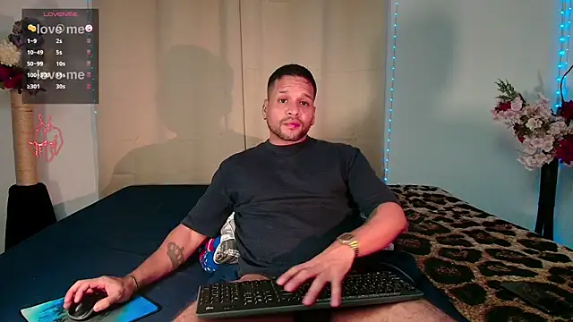 Snapshot of LucasGaeel chatting on March 21, 2026, 12:56 am LucasGaeel online show from March 21, 2026, 12:56 am