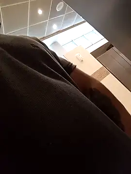 Snapshot of LucasGaeel chatting on April 6, 2026, 3:24 pm LucasGaeel online show from April 6, 2026, 3:24 pm