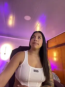 kloe28 online show from September 27, 2025, 4:07 am