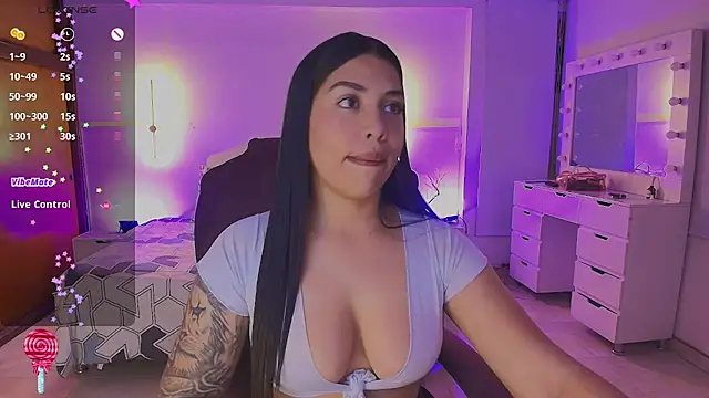 Snapshot of kloe28 chatting on June 2, 2026, 3:39 am kloe28 online show from June 2, 2026, 3:39 am