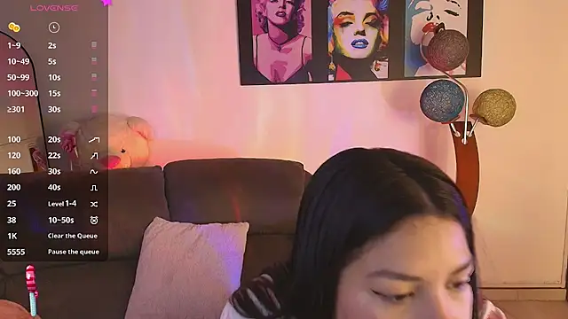 Snapshot of kloe28 chatting on May 5, 2026, 3:53 am kloe28 online show from May 5, 2026, 3:53 am