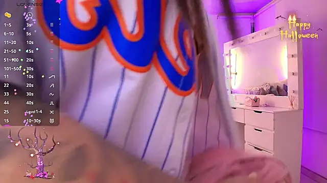 kloe28 online show from October 14, 2025, 3:40 am