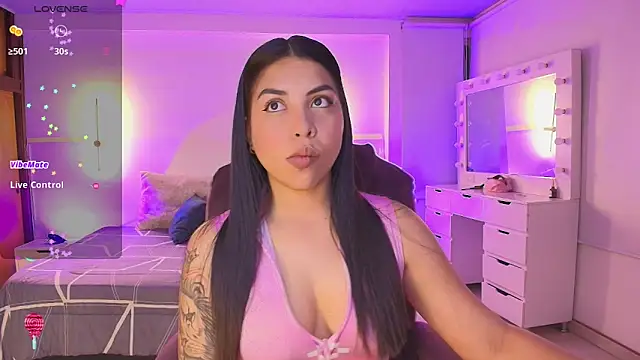 Snapshot of kloe28 chatting on February 7, 2026, 3:47 am kloe28 online show from February 7, 2026, 3:47 am