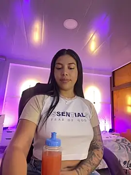 kloe28 online show from October 8, 2025, 3:52 am