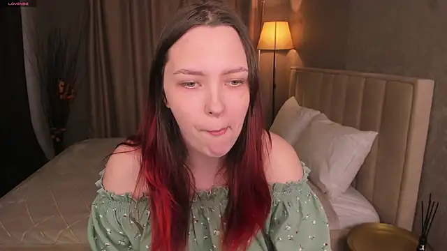 Monica  Queen online show from March 19, 2026, 5:40 am