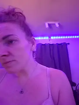 Snapshot of arinna93 chatting on December 2, 2025, 6:26 am arinna93 online show from December 2, 2025, 6:26 am