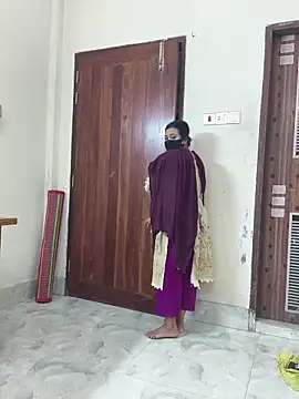 Love Queen11 online show from April 19, 2026, 9:21 am