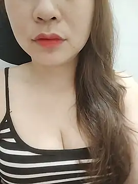 Girl Shy2000 online show from May 19, 2026, 9:00 pm