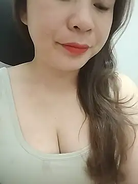 Girl Shy2000 online show from May 10, 2026, 9:27 pm