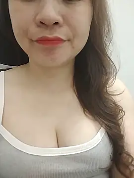 Girl Shy2000 online show from May 17, 2026, 4:07 pm