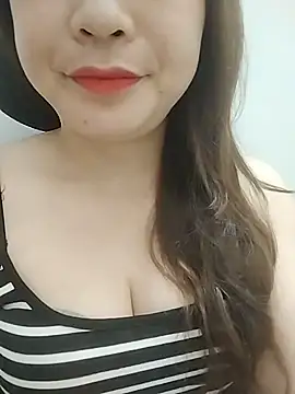 Girl Shy2000 online show from May 31, 2026, 9:04 pm