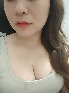 Girl Shy2000 online show from May 28, 2026, 2:23 pm