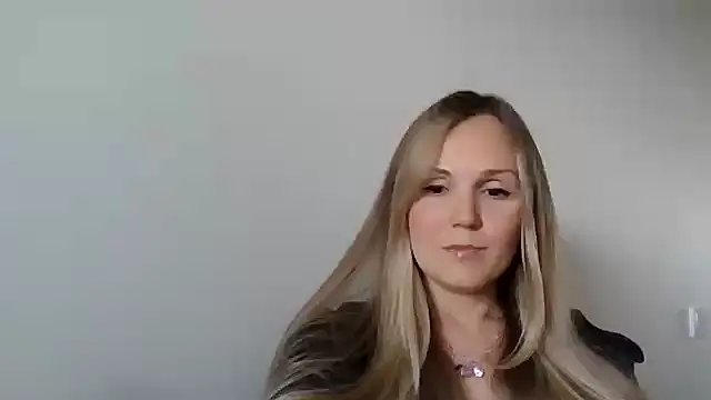 Kyrelinn online show from October 26, 2025, 6:47 am