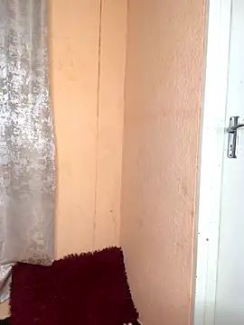 Snapshot of Caramel102004 chatting on September 25, 2025, 12:27 am Caramel102004 online show from September 25, 2025, 12:27 am