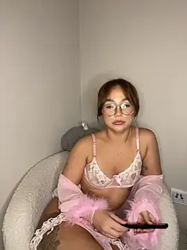 MissPixieRae online show from October 12, 2025, 10:44 pm