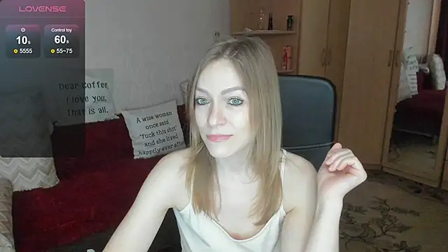 Snapshot of Tiffany_Bates chatting on May 5, 2026, 8:39 am Tiffany Bates online show from May 5, 2026, 8:39 am