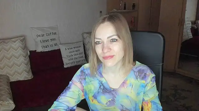 Tiffany Bates online show from March 10, 2026, 3:43 am