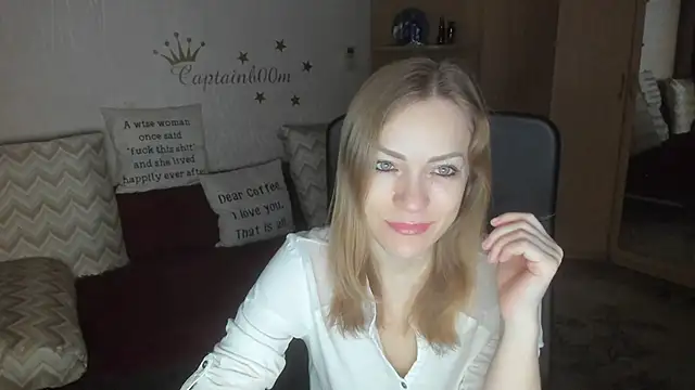 Snapshot of Tiffany_Bates chatting on November 13, 2025, 3:10 am Tiffany Bates online show from November 13, 2025, 3:10 am