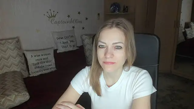 Snapshot of Tiffany_Bates chatting on December 5, 2025, 3:27 am Tiffany Bates online show from December 5, 2025, 3:27 am