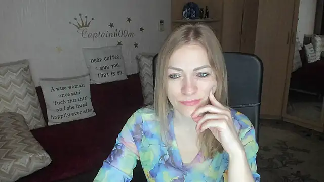 Snapshot of Tiffany_Bates chatting on October 26, 2025, 3:40 am Tiffany Bates online show from October 26, 2025, 3:40 am