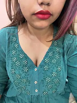 Miss Rose   online show from May 21, 2026, 5:27 am
