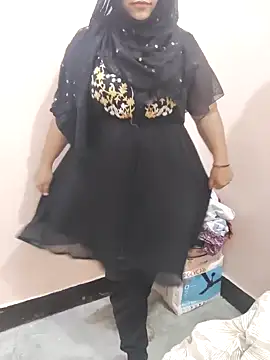 Miss Rose   online show from November 26, 2025, 7:03 pm