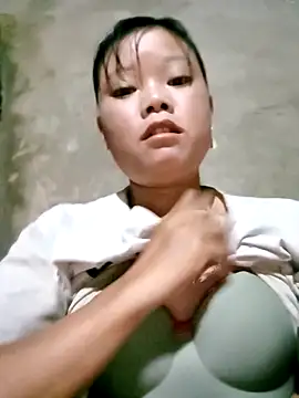 Snapshot of Samyy_xx chatting on October 30, 2025, 10:39 pm Samyy xx online show from October 30, 2025, 10:39 pm