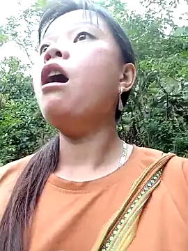 Snapshot of Samyy_xx chatting on October 3, 2025, 9:44 am Samyy xx online show from October 3, 2025, 9:44 am