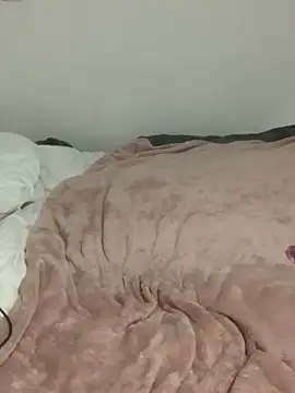 Snapshot of june_cat chatting on October 29, 2025, 7:57 pm june cat online show from October 29, 2025, 7:57 pm