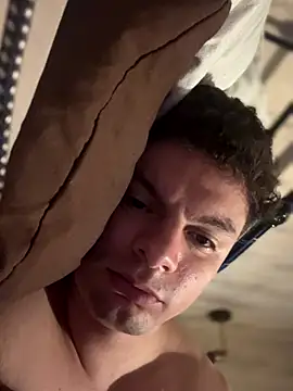 Snapshot of Gabrielrdsouza chatting on November 5, 2025, 11:35 am Gabrielrdsouza online show from November 5, 2025, 11:35 am