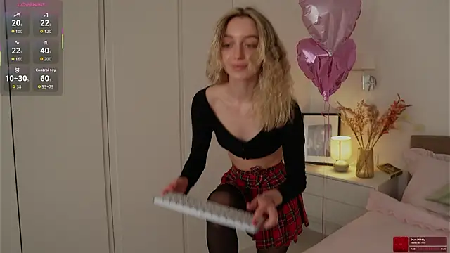 Snapshot of SophieBelll chatting on March 14, 2026, 11:38 am SophieBelll online show from March 14, 2026, 11:38 am