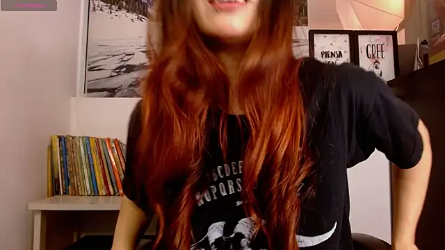 Snapshot of Adrianna5_ chatting on April 3, 2026, 9:27 am Adrianna5 online show from April 3, 2026, 9:27 am