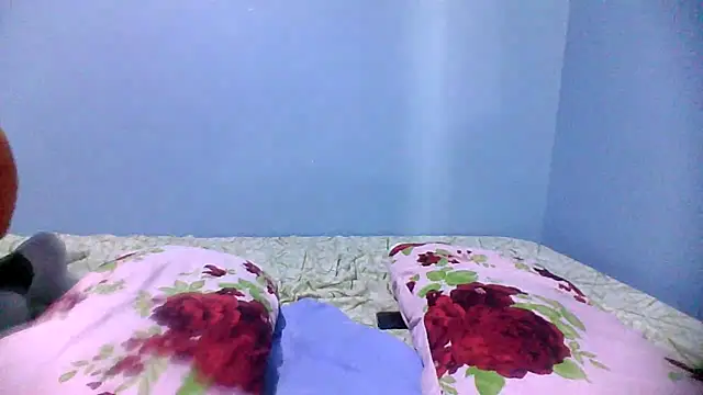 Snapshot of SpiceySnack chatting on May 9, 2026, 6:39 am SpiceySnack online show from May 9, 2026, 6:39 am