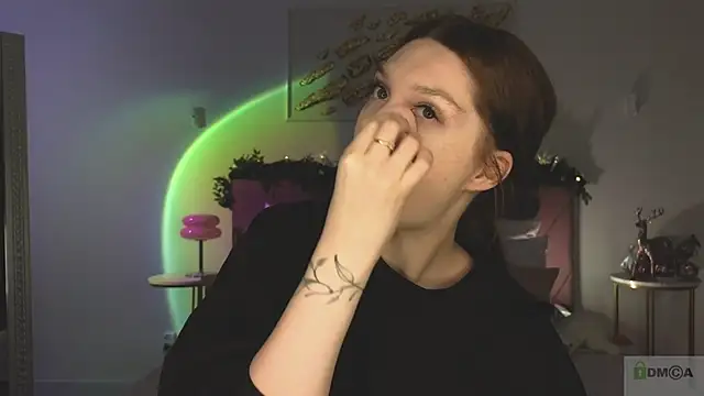 Nicole Broown  online show from January 15, 2026, 9:18 pm