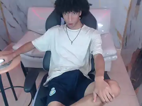 Snapshot of xion_ez chatting on November 11, 2025, 8:25 pm xion ez online show from November 11, 2025, 8:25 pm