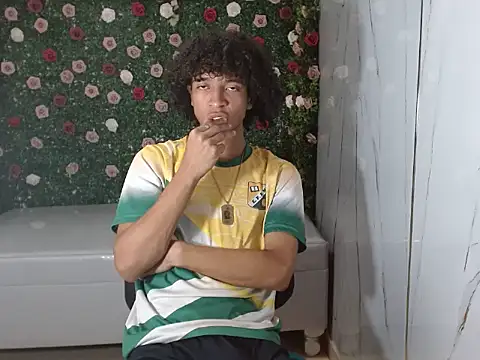 Snapshot of xion_ez chatting on November 12, 2025, 8:23 pm xion ez online show from November 12, 2025, 8:23 pm