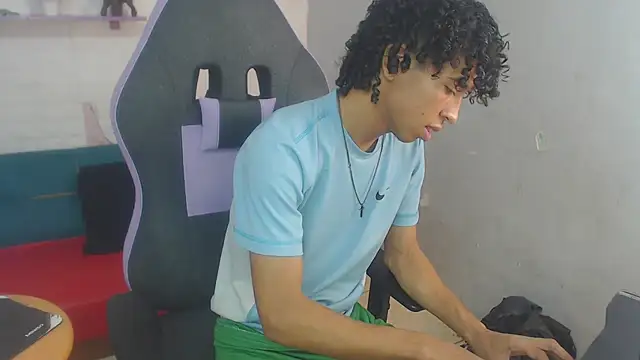 Snapshot of xion_ez chatting on December 16, 2025, 9:30 pm xion ez online show from December 16, 2025, 9:30 pm