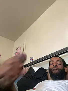 Snapshot of vaultclub chatting on October 5, 2025, 1:24 pm vaultclub online show from October 5, 2025, 1:24 pm